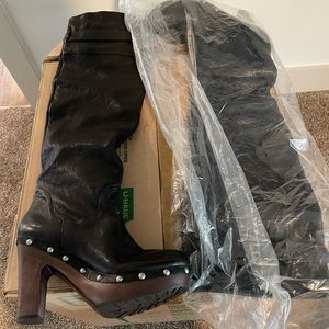 Kors Michael Kors BRAND NEW Knee High Black Leather Heel Boots